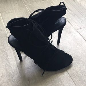 Black ankle boot heels never worn!